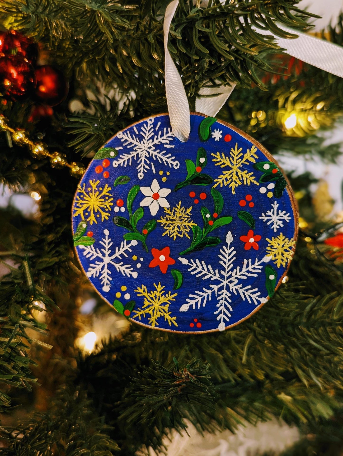 Hand-Painted Wood Slice Christmas Ornament: Rustic Snowflake Floral Design