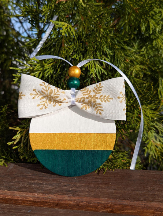 Personalized Handmade Scandinavian Wooden Christmas Ornament: Gold & Green Decor