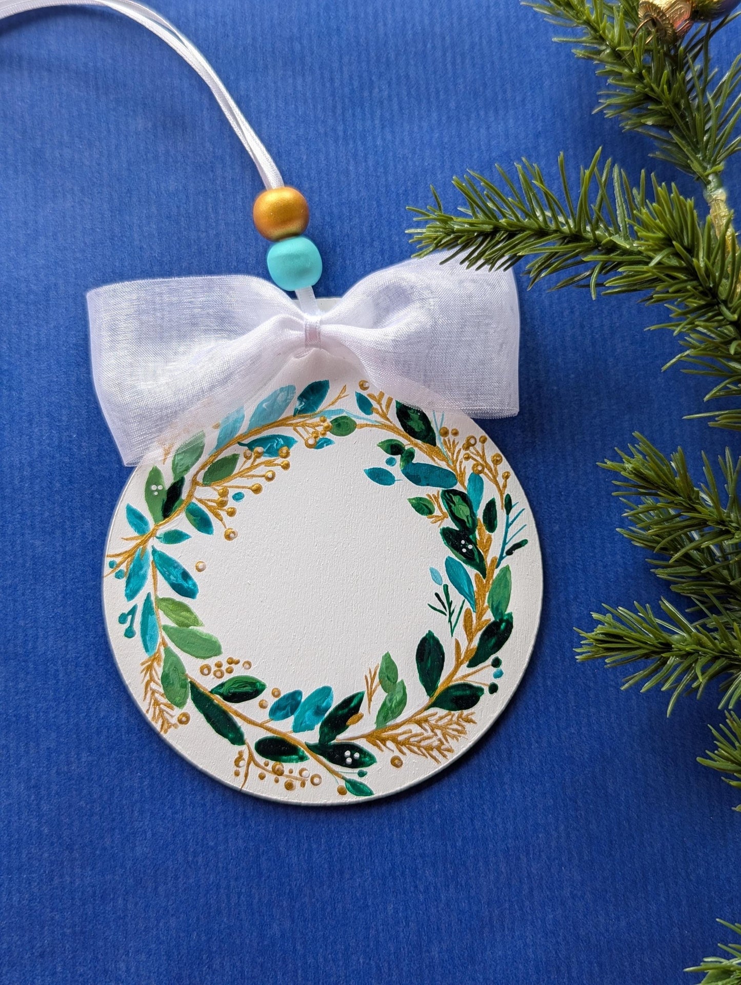Hand Painted Wooden Christmas Wreath Ornament: Unique Holiday Decor