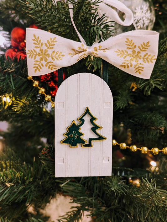 Wooden Christmas Sleigh Ornament: Scandinavian Style Sled