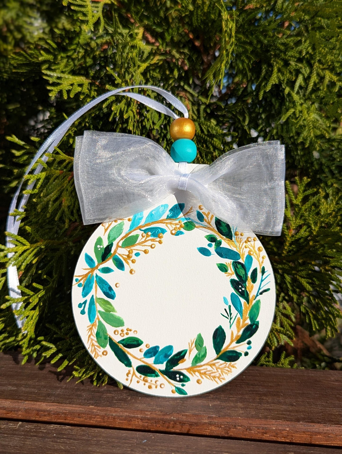 Hand Painted Wooden Christmas Wreath Ornament: Unique Holiday Decor